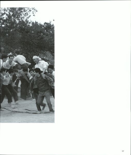 파일:기념문집 참부모님사진 Father Sun Myung Moon 8.순회(1960~70, 미국,일본) 0031 1WzOelkRIg1-5ezi3C2ACGuZeC-MVO8Ib.jpg